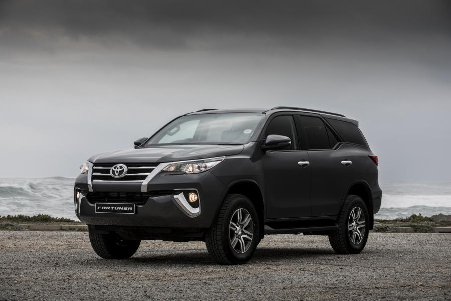  Toyota Fortuner (AN160) 2016 года  (ZA) (фото 2 из 40)